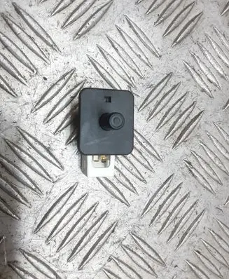 Mercedes-Benz C W203 Front door sensor 2028209410