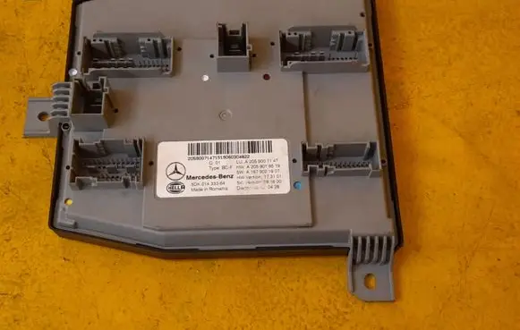 Mercedes-Benz C W205 SAM control unit A2059007147