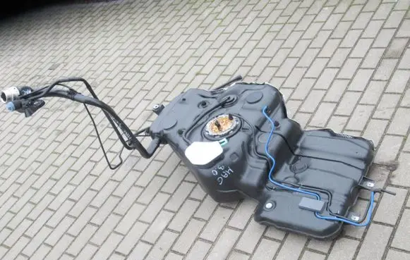 Porsche Macan (95B) Fuel tank 95B201021F