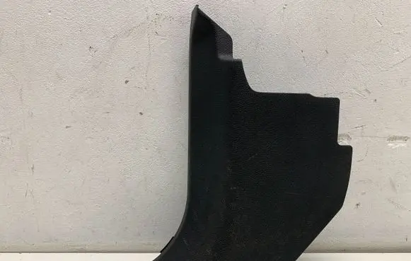Foot area side trim