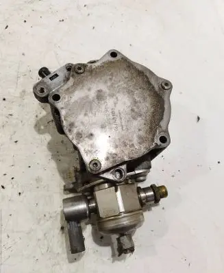 Audi A4 S4 B8 8K Fuel injection high pressure pump 06H127025N 0261520090 06j145100b