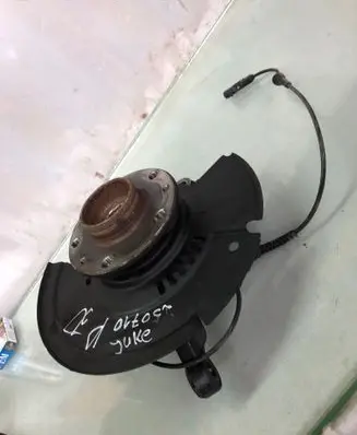 Nissan Juke II F16 Front wheel hub 357d
