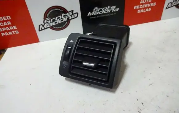 Volvo C70 Dashboard side air vent grill/cover trim 30715099