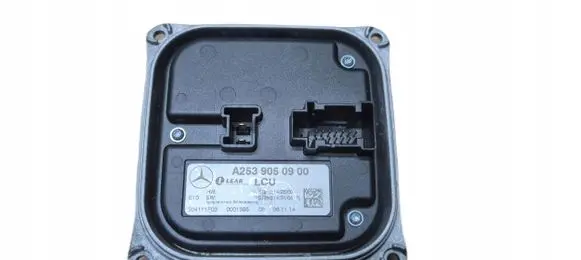 Mercedes-Benz GLC C254 Voltage converter/converter module 