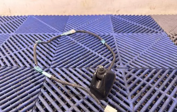 Toyota Prius+ (ZVW40) Radio antenna V307525C
