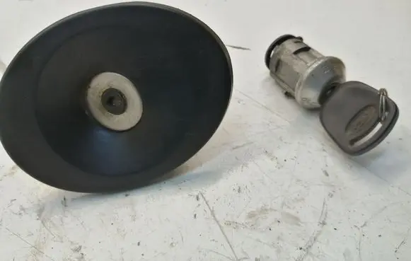 Ford Transit Fuel tank cap lock 94VB9K163AD