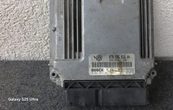 Volkswagen Touareg I Engine control unit/module 070906016AA