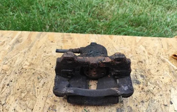 Front brake caliper