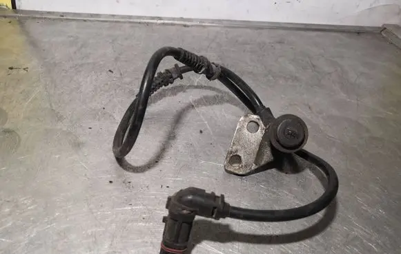 Mercedes-Benz E W210 ABS brake wheel speed sensor 0265006189 769311