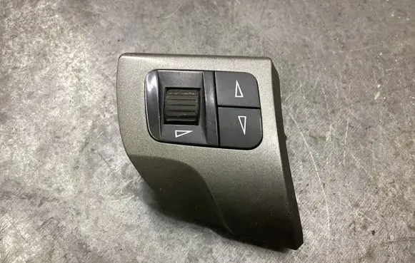 Opel Zafira B Steering wheel buttons/switches 305260285057 CX250420CM MEP18028XT