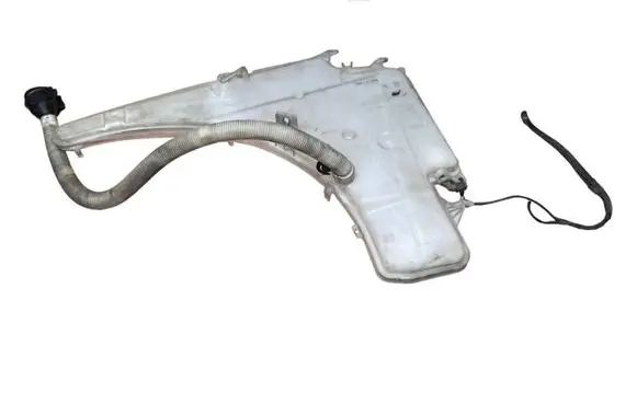 BMW 3 E90 E91 Windshield washer fluid reservoir/tank 7117842 61667075099 45R010142