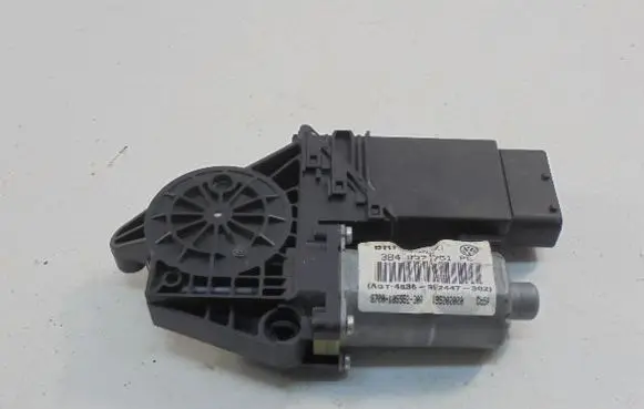 Volkswagen PASSAT B5.5 Front door window regulator motor 3B4837751PB