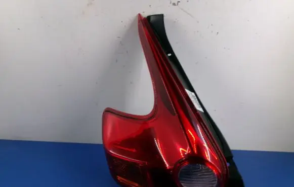 Nissan Juke I F15 Rear/tail lights
