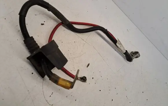 Volkswagen PASSAT B7 Positive cable (battery) 1K0971228M