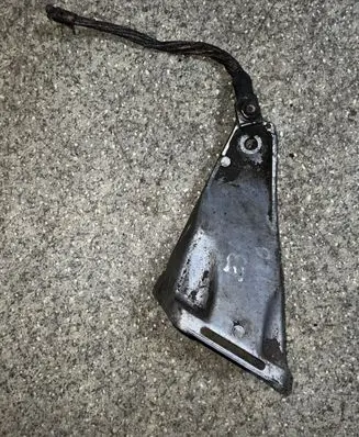 BMW 5 E34 Engine mounting bracket 1133362