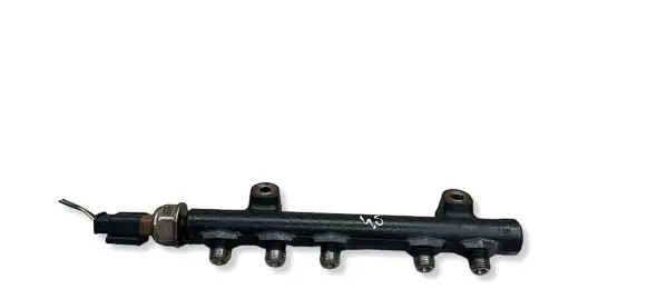 Ford Focus Fuel main line pipe 9804776780 170115751 28497