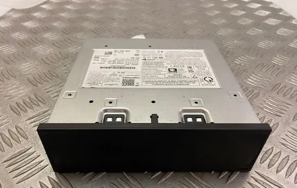 Volkswagen Tiguan Allspace Radio/CD/DVD/GPS head unit 3G1035820