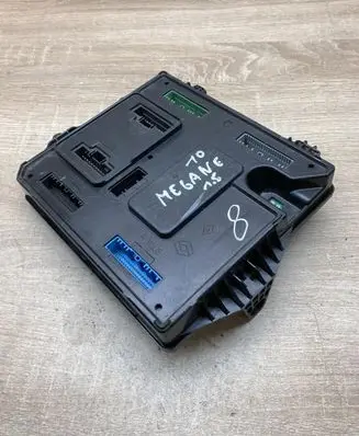 Renault Megane III Central body control module 284B13640R