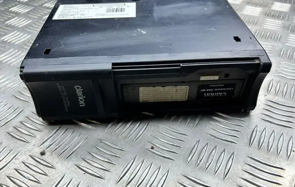 Peugeot 607 CD/DVD changer 9655801380 070305 E13021689