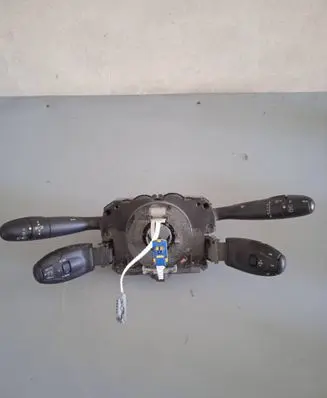 Wiper turn signal indicator stalk/switch