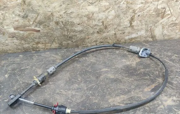 Lincoln MKS Gear shift cable linkage 8G1P7E395AK