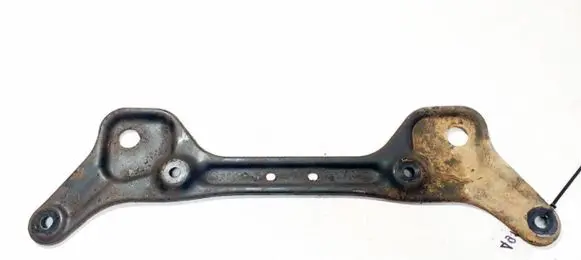 Mercedes-Benz C AMG W204 Engine mounting bracket