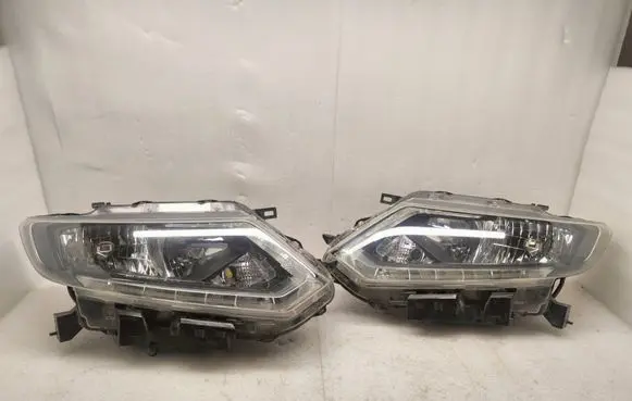 Nissan X-Trail T32 Headlights/headlamps set 