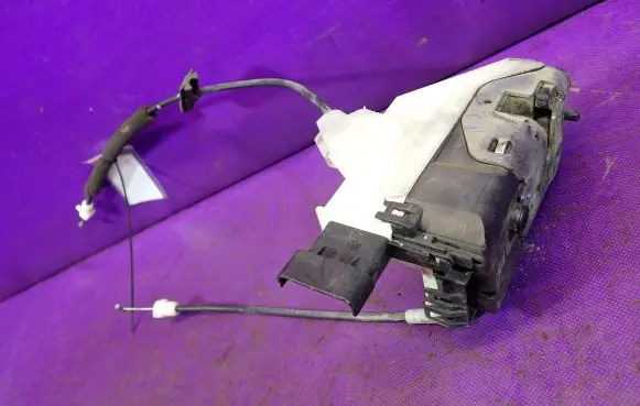 Citroen C3 Front door lock PSA732308