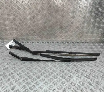 Mercedes-Benz C W205 Windshield/front glass wiper blade A2058203501 A2058203700