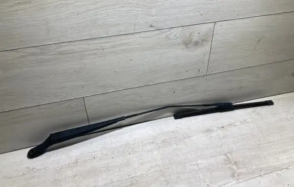 Opel Crossland X Front wiper blade arm 39079980