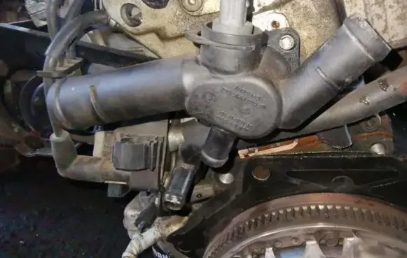 Skoda Fabia Mk1 (6Y) Engine coolant pipe/hose 06a121133d