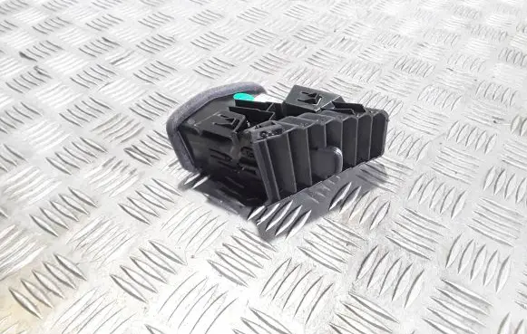 Opel Crossland X Dash center air vent grill 13461694 00083693 545326626
