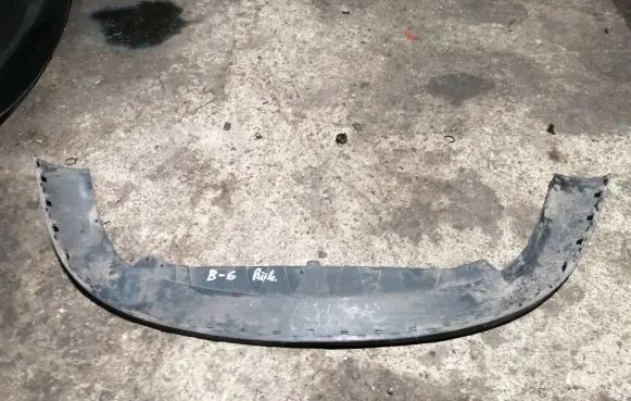 Front bumper lip