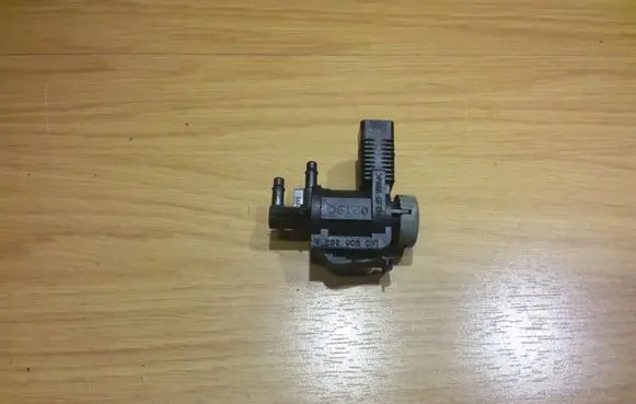 Volkswagen PASSAT B5 Exhaust gas pressure sensor 1K0906283A