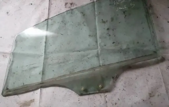 Mazda 5 Front door window glass four-door