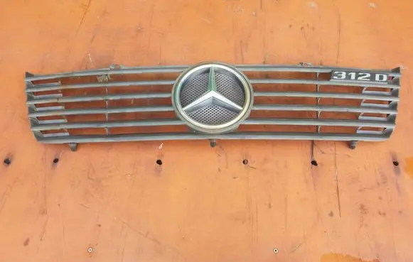 Mercedes-Benz Sprinter W901 W902 W903 W904 Front grill 9018880123