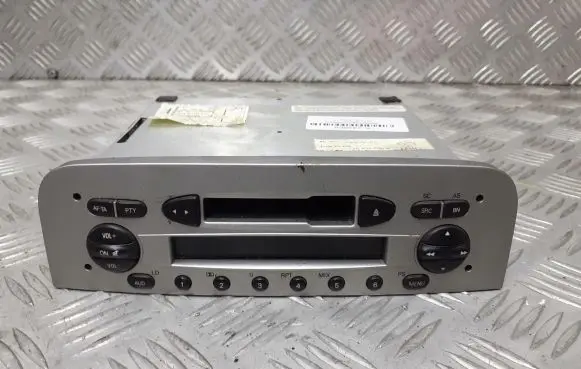 Alfa Romeo 147 Radio/CD/DVD/GPS head unit 7353017860
