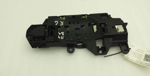 Rear door exterior handle/bracket
