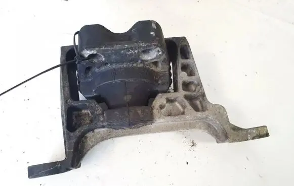 Volvo V50 Engine mount bracket 93341900t
