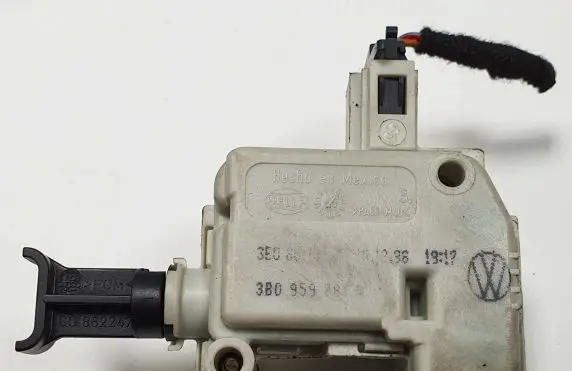 Volkswagen New Beetle Tailgate boot lock/latch motor 