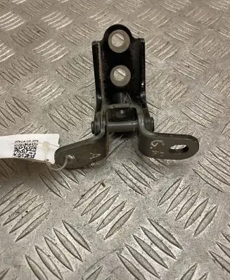 Hyundai Tucson IV NX4 Rear door lower hinge