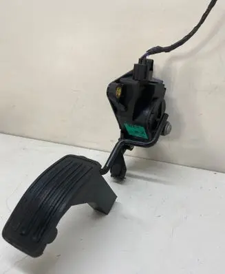 Nissan Qashqai Accelerator throttle pedal 0593A