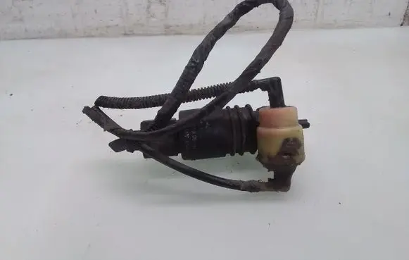 Volkswagen Fox Windscreen/windshield washer pump