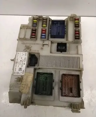 Ford Galaxy Fuse module BG9T14A073BK 116RA000084 97RI010012