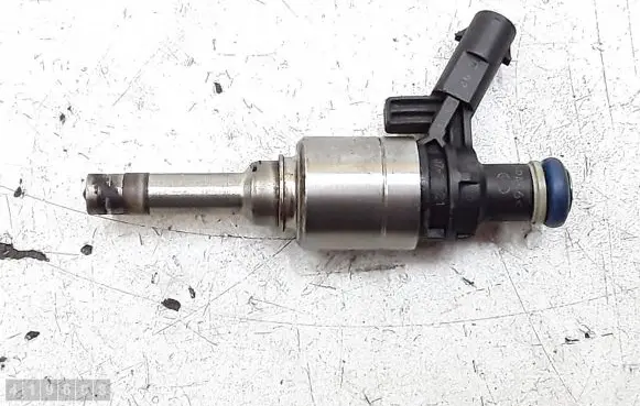 Audi A3 S3 8P Fuel injector