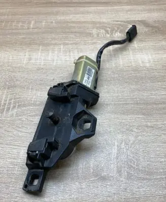 BMW 5 E60 E61 Tailgate boot lock/latch motor 7129931 E0454308