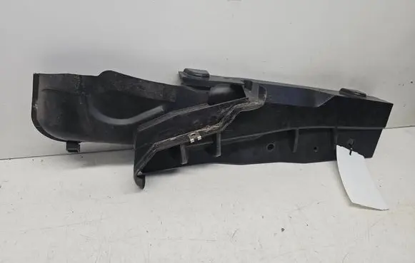 Ford Focus C-MAX Fender mounting bracket 3M51R02477AK