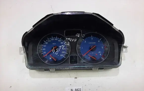 Volvo C30 Speedometer (instrument cluster) 30733372