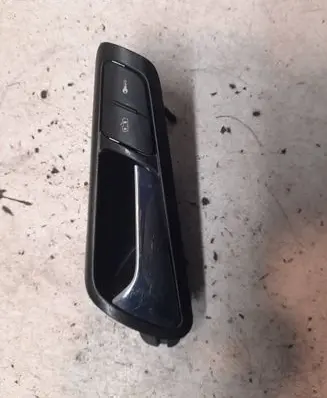Volkswagen PASSAT B6 Front door interior handle 3C1837113