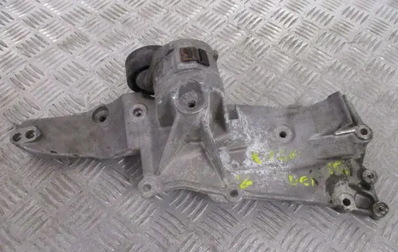 Ford Galaxy Engine mount bracket DS7Q8D611AH